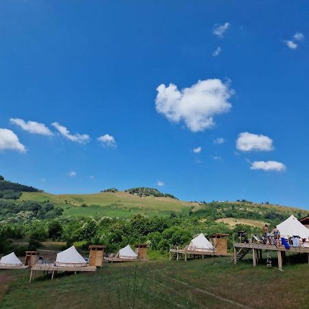 Отель The Hunters Glamping Ciudanovita Экстерьер фото