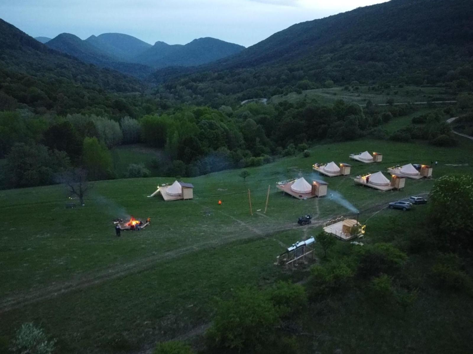Отель The Hunters Glamping Ciudanovita Экстерьер фото